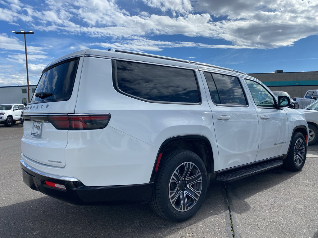 Used 2023 Jeep Wagoneer L Series II AWD/4WD image 20