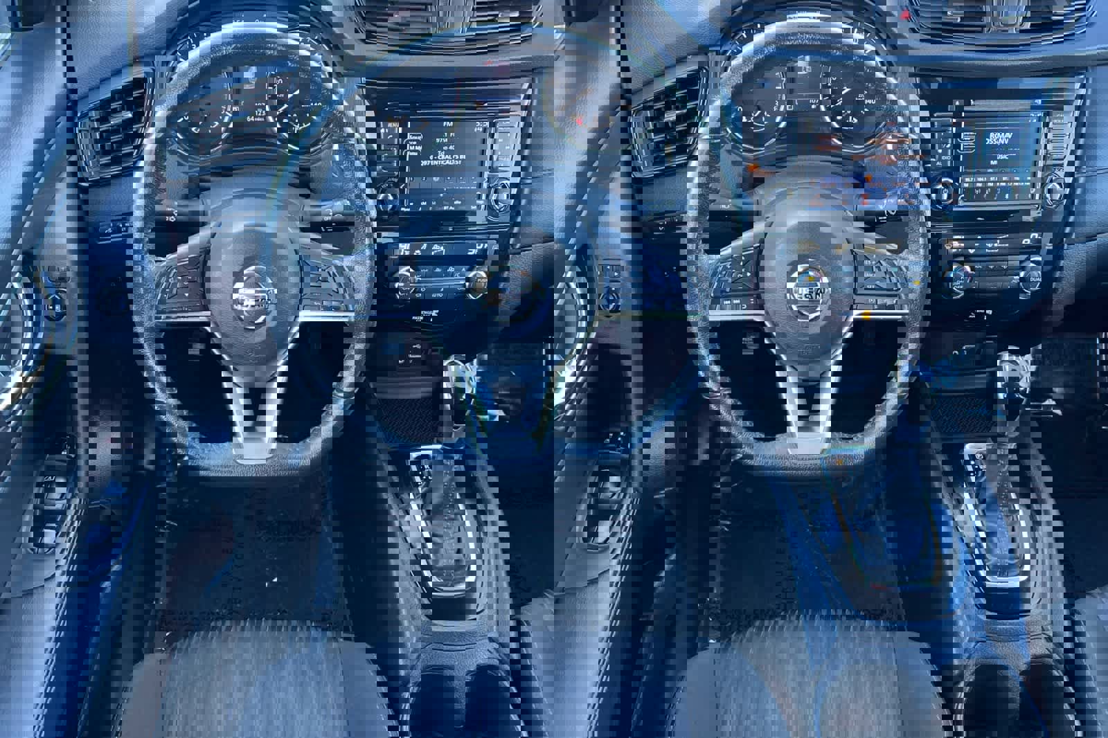 Used 2020 Nissan Rogue SV image 16