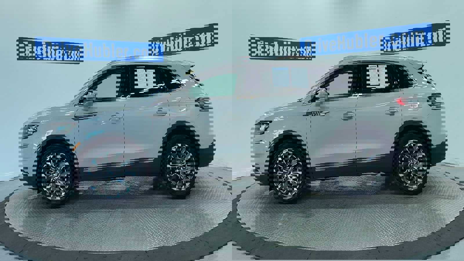 Used 2023 Lincoln Nautilus Reserve image 5