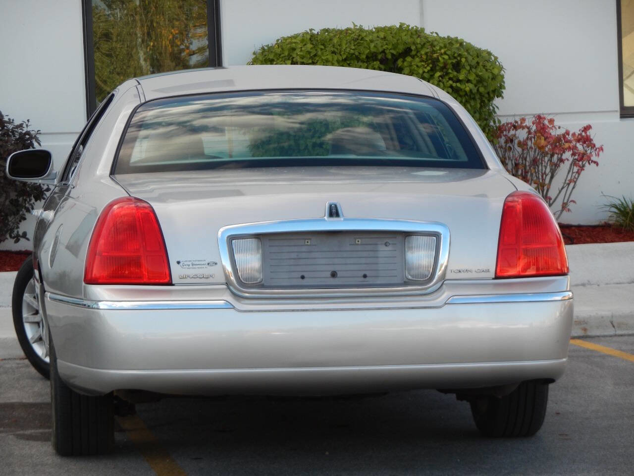 Used 2007 Lincoln Town Car Signature image 13