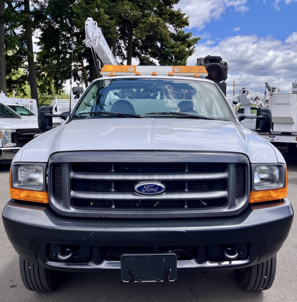 Used 1999 Ford F550 2WD Regular Cab Super Duty image 8