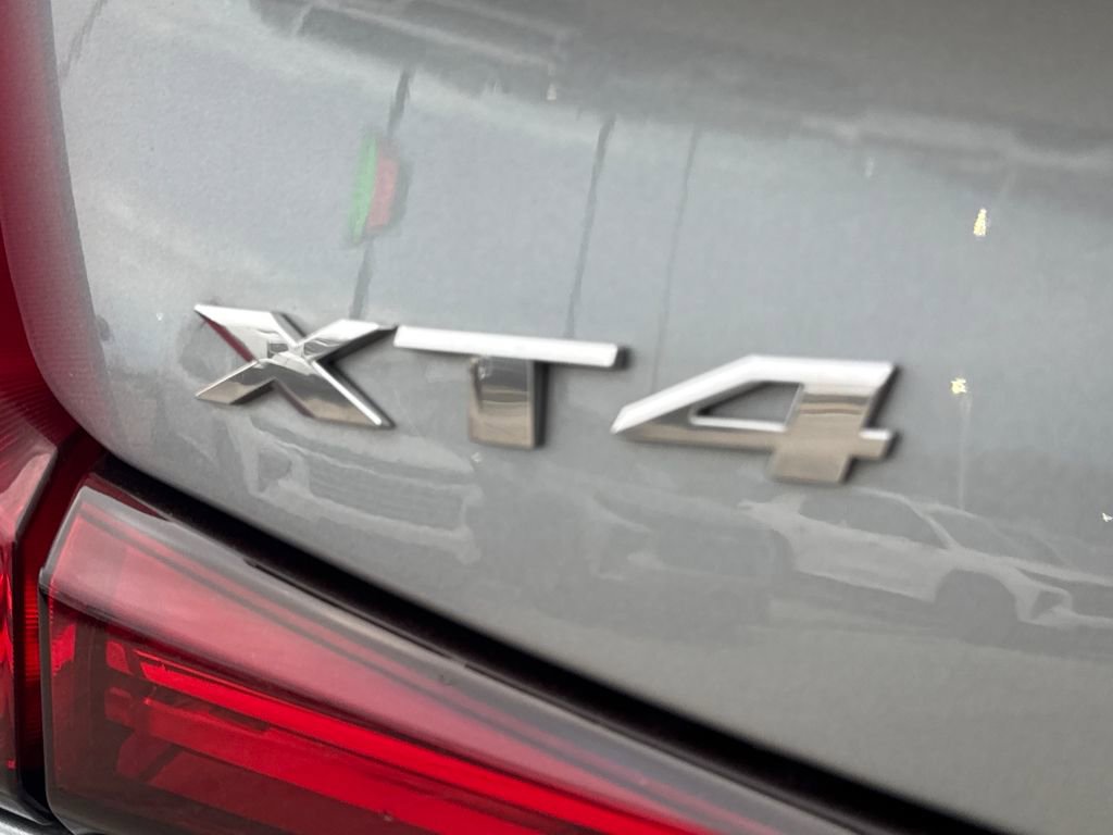 Certified 2025 Cadillac XT4 Premium Luxury image 8