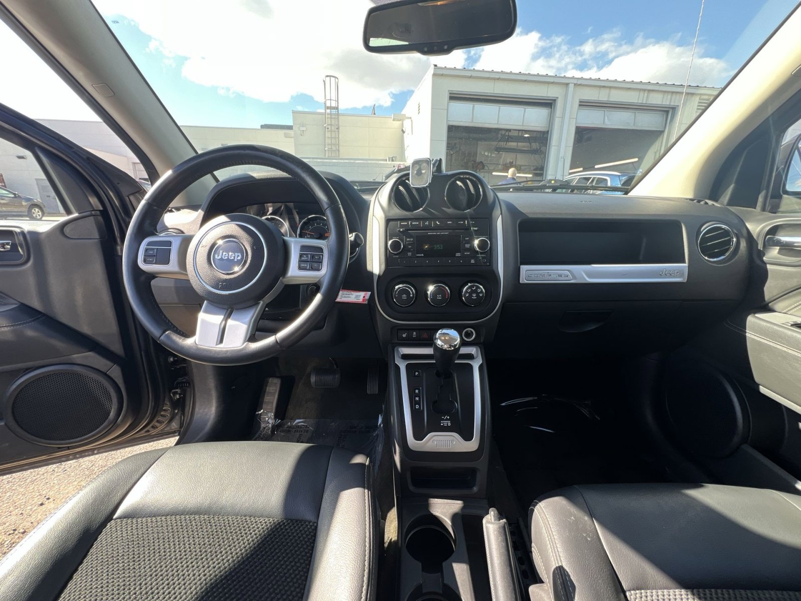 Used 2017 Jeep Compass Latitude image 21