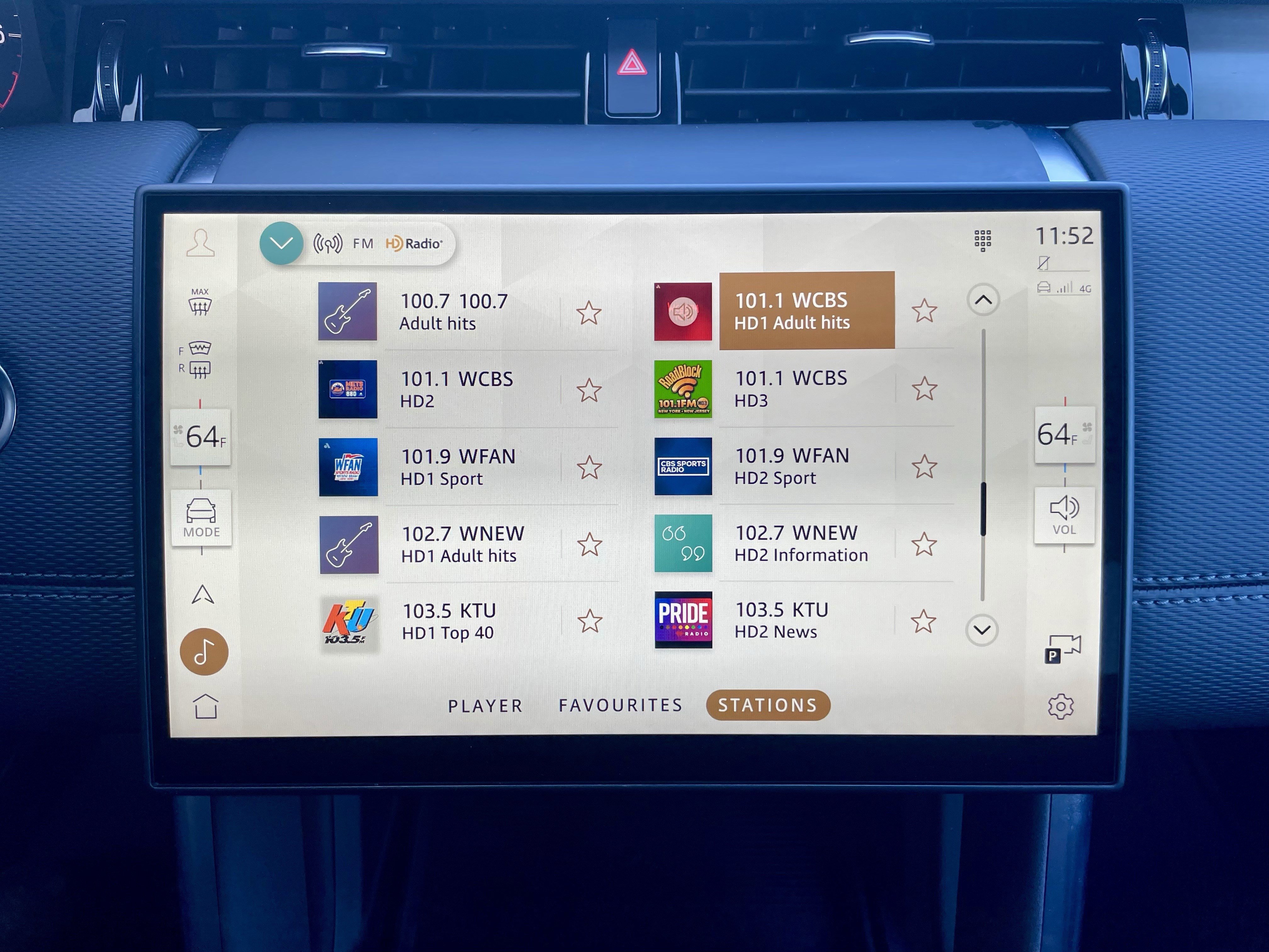 Certified 2024 Land Rover Discovery Sport Dynamic SE image 29