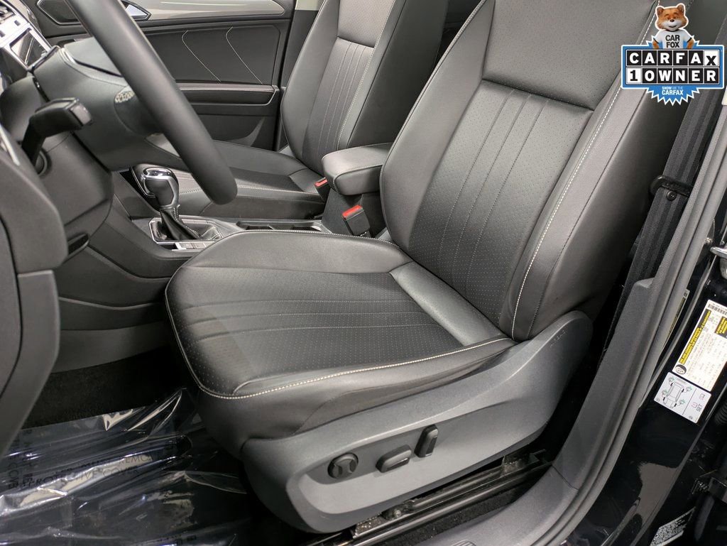 Used 2022 Volkswagen Tiguan SE w/ Panoramic Sunroof Package AWD/4WD image 12