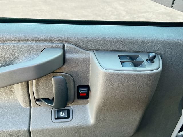 Used 2024 GMC Savana 2500 w/ Driver Convenience Package RWD image 9