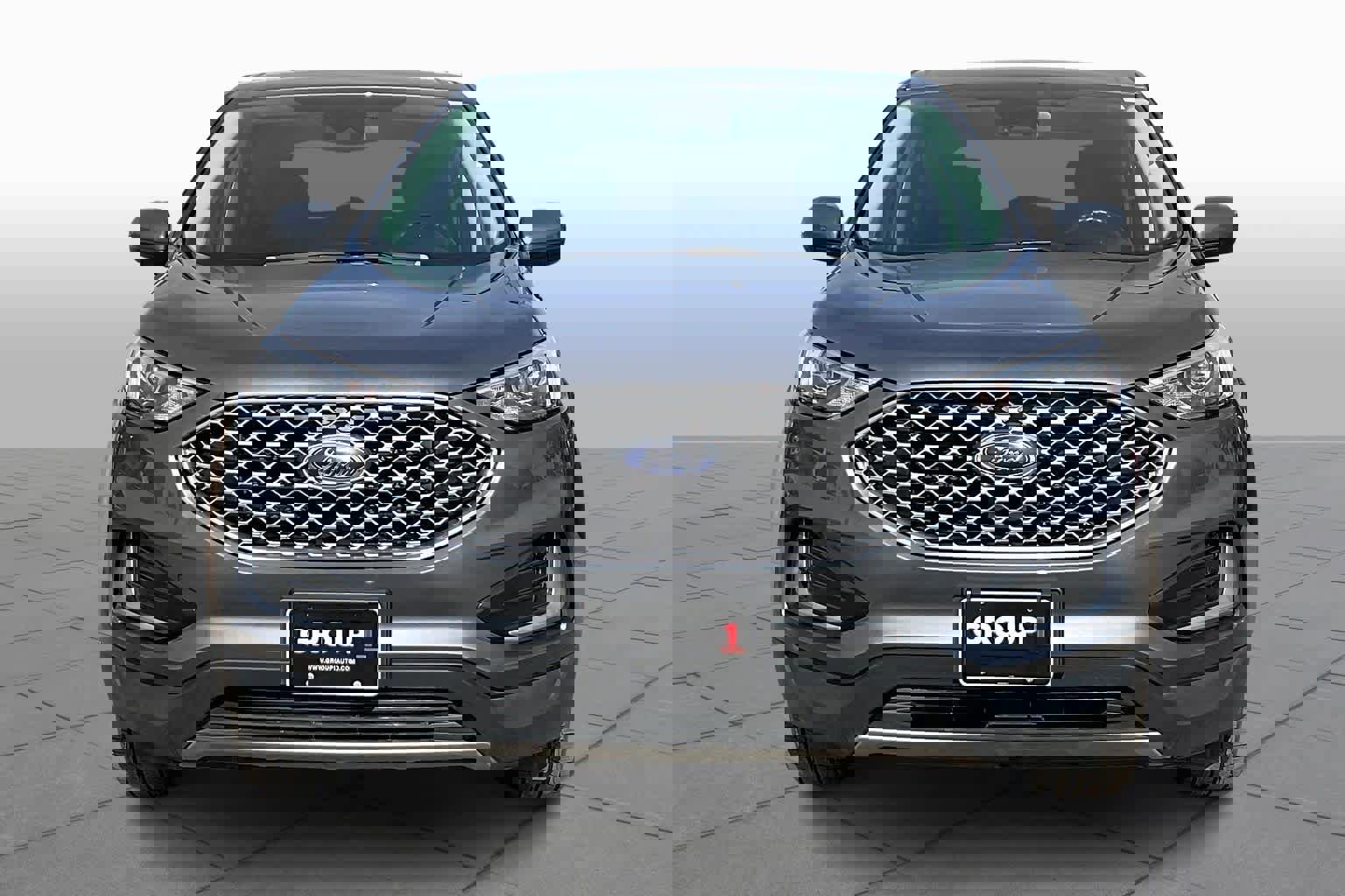 Used 2024 Ford Edge SEL image 3