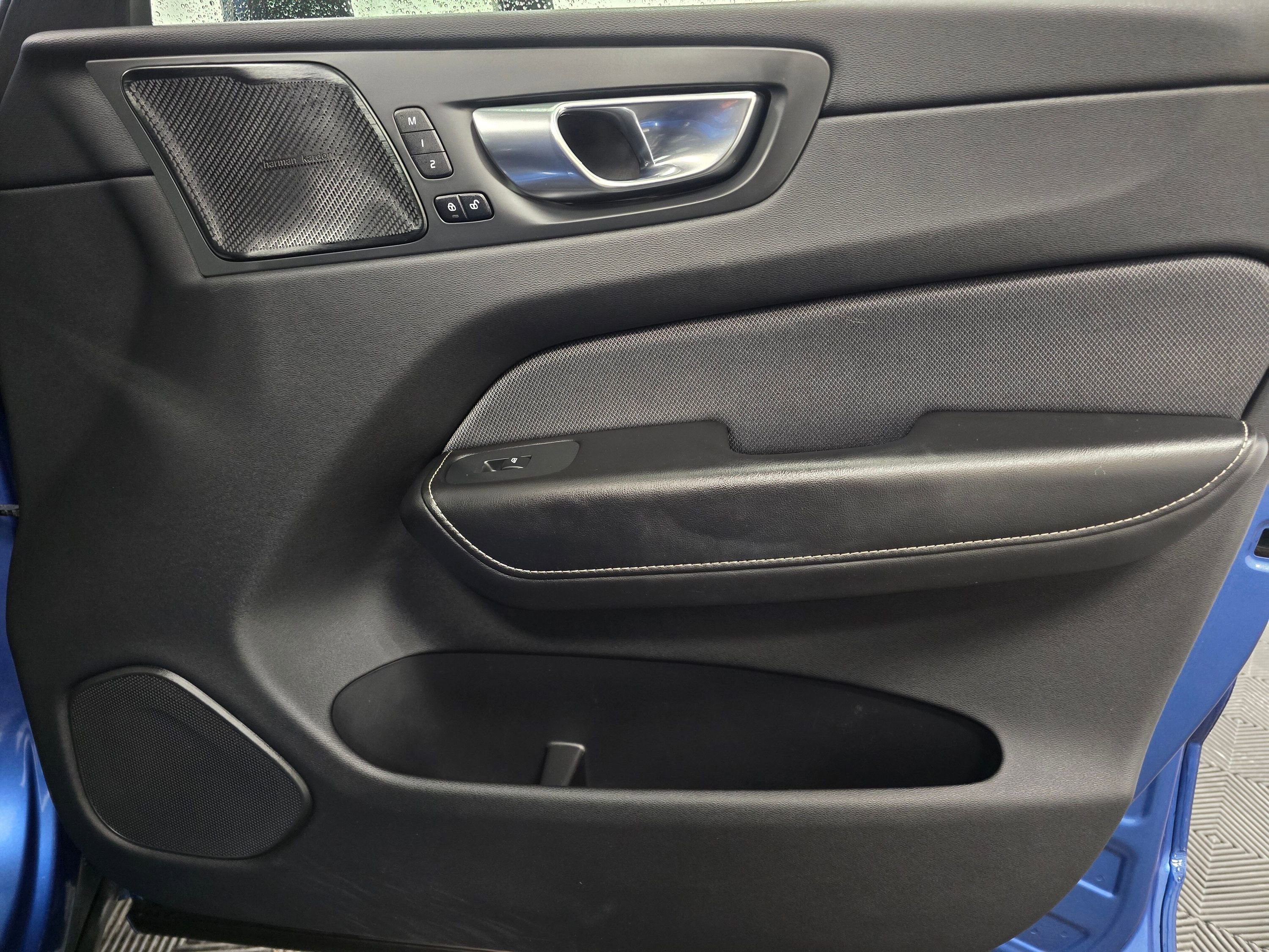 Used 2021 Volvo XC60 T5 R-Design w/ Protection Package Premier image 27