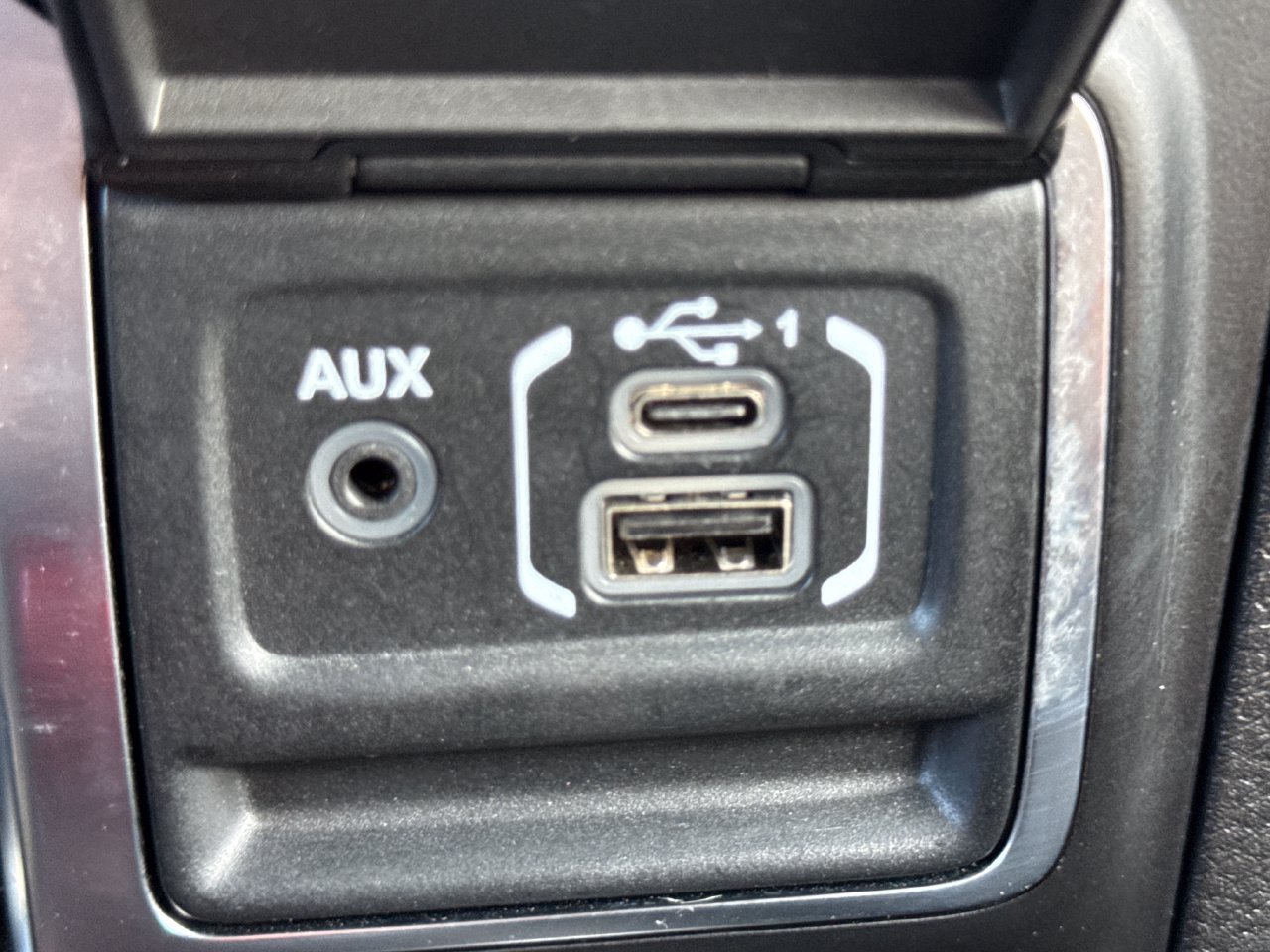 Certified 2025 Jeep Wrangler Unlimited Sahara AWD/4WD image 25