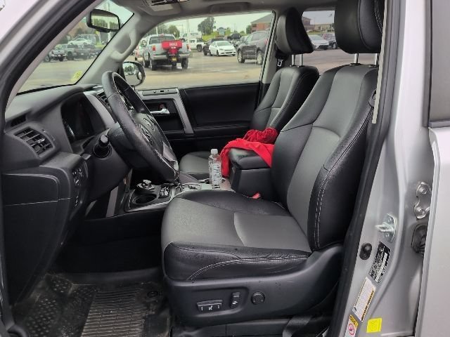 Used 2017 Toyota 4Runner SR5 Premium AWD/4WD image 5