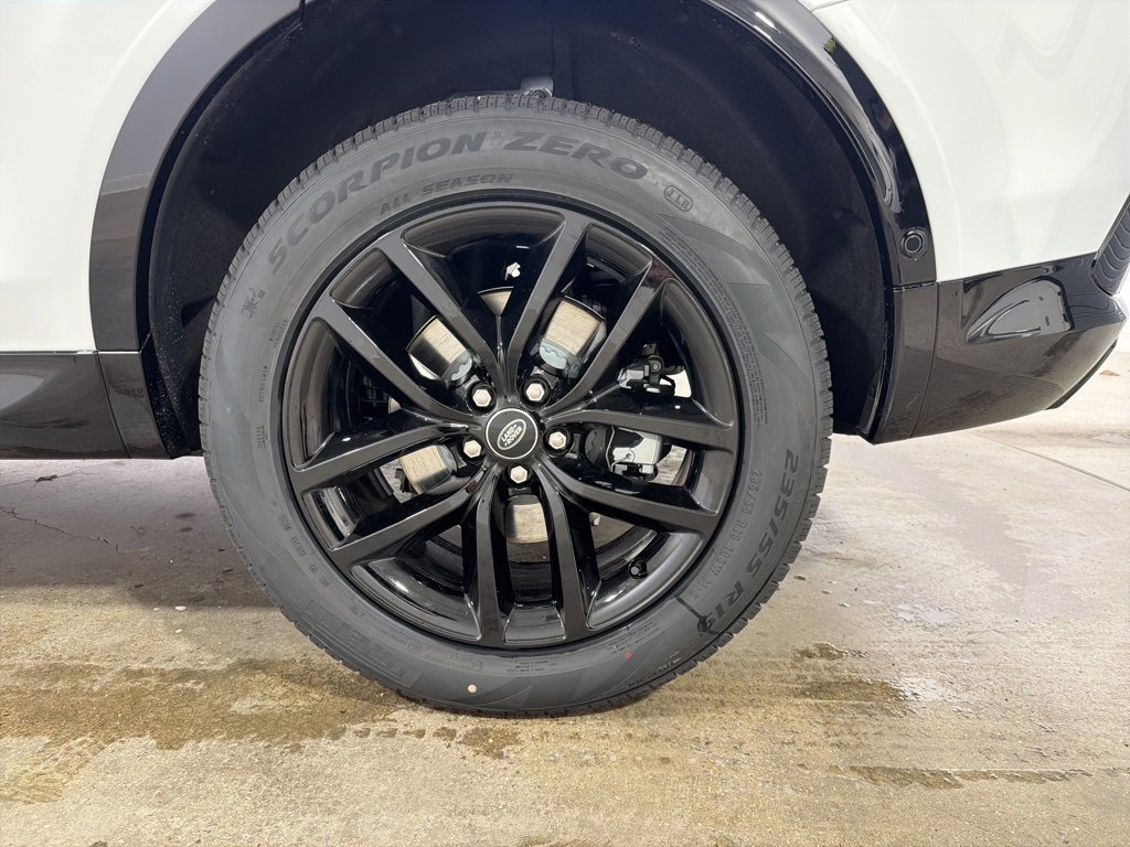 New 2026 Land Rover Discovery Sport Landmark image 30