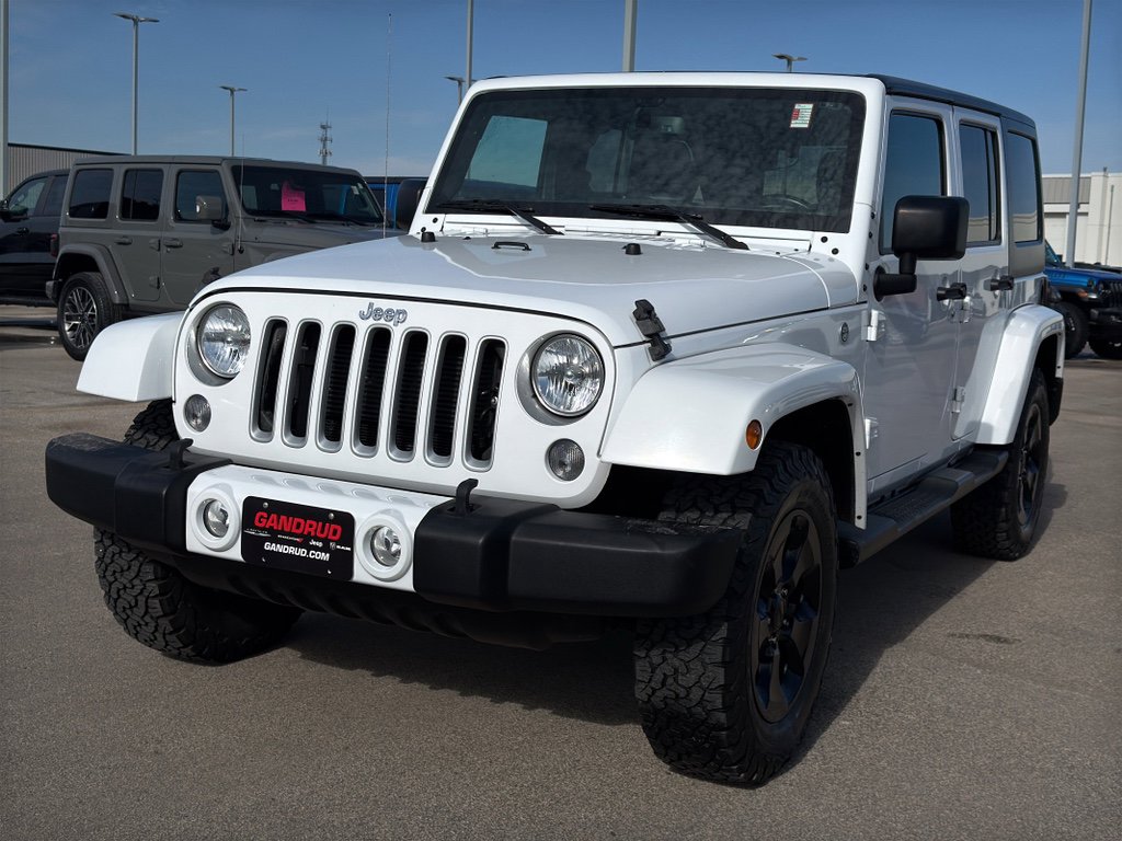Used 2016 Jeep Wrangler Unlimited Sahara image 2