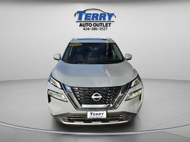 Used 2023 Nissan Rogue SL w/ SL Premium Package image 3