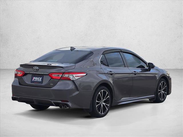 Used 2020 Toyota Camry SE FWD image 5