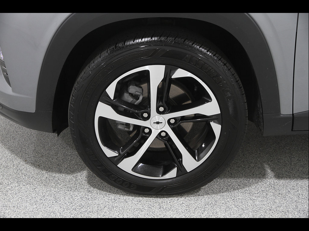 Used 2024 Chevrolet Trax RS w/ Driver Confidence Package FWD image 21