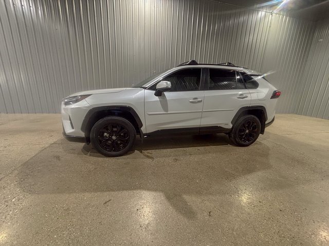 Used 2023 Toyota RAV4 SE image 2