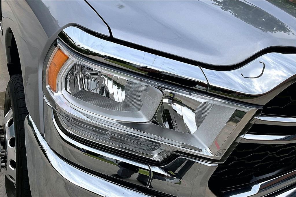 Used 2022 RAM 3500 Tradesman w/ Chrome Appearance Group AWD/4WD image 33