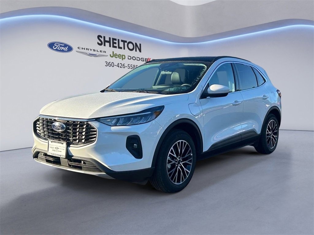 Used 2025 Ford Escape SE w/ Class II Trailer Tow Package