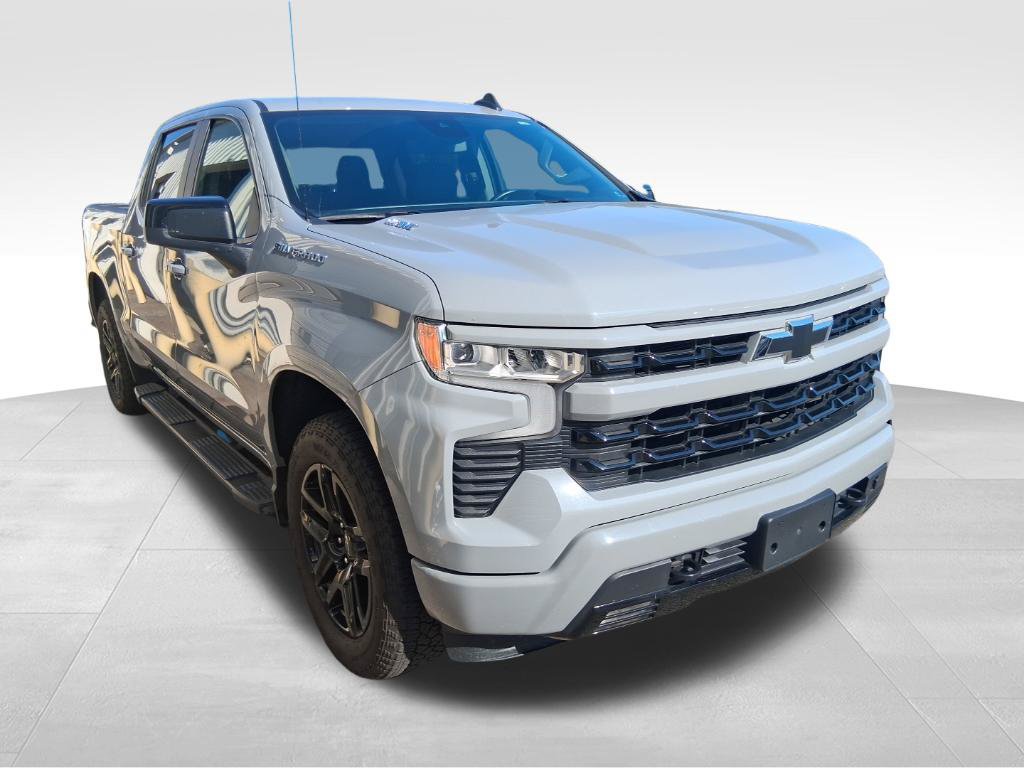 Used 2025 Chevrolet Silverado 1500 RST AWD/4WD image 3