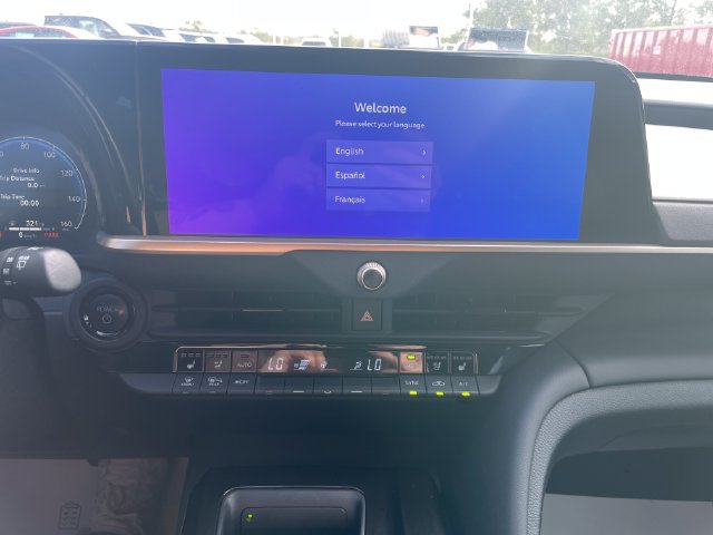 Certified 2025 Toyota Crown Signia AWD/4WD image 13