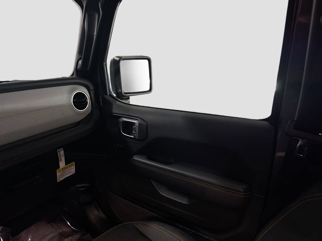 Used 2025 Jeep Wrangler Unlimited Sahara AWD/4WD image 21