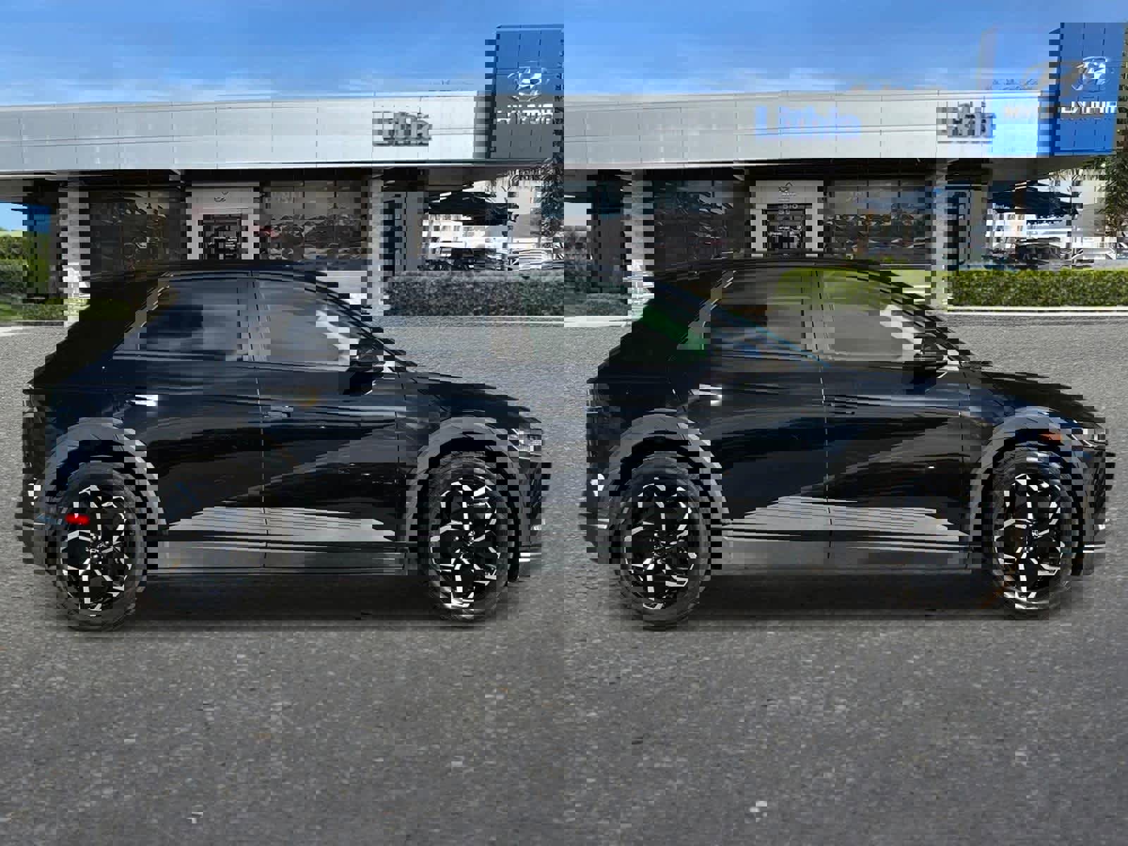 Used 2023 Hyundai Ioniq 5 SE w/ Cargo Package image 9