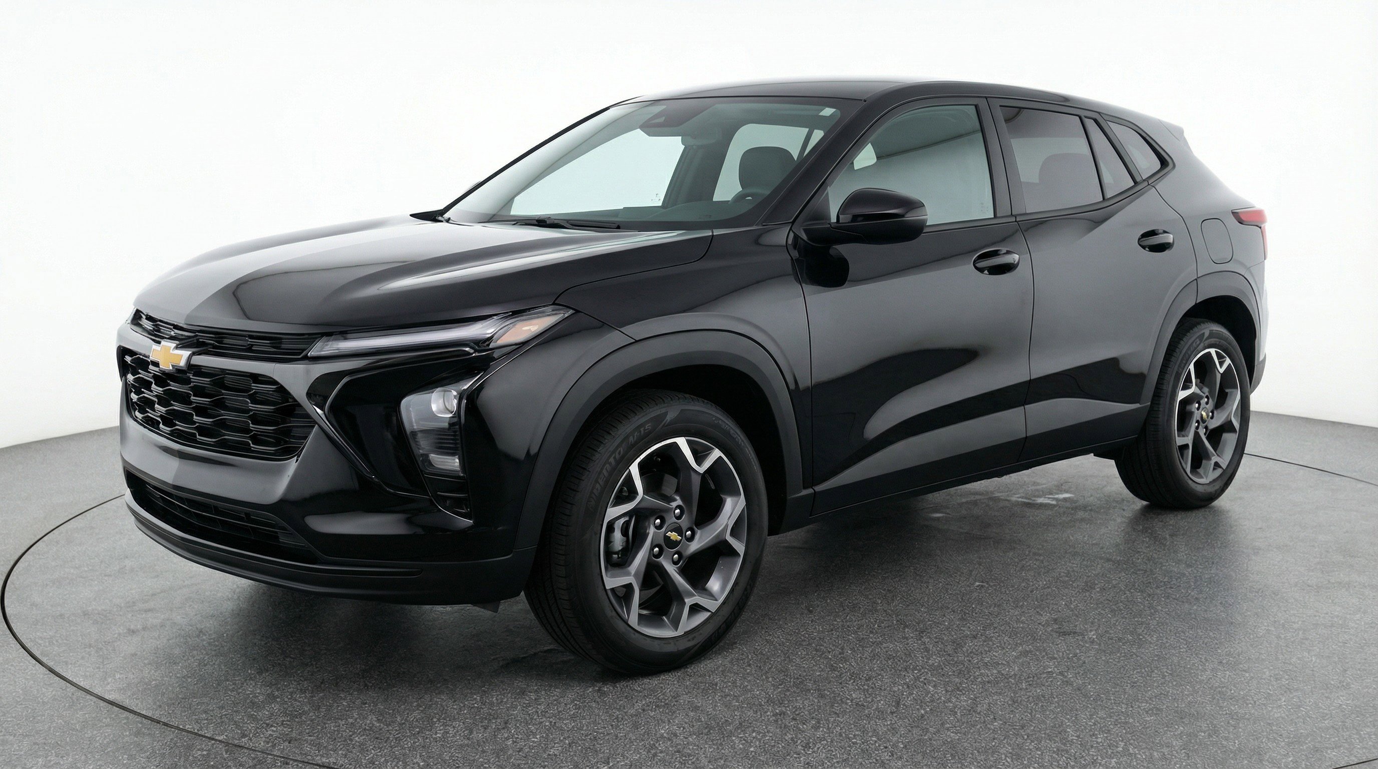Used 2025 Chevrolet Trax LT w/ LT Convenience Package FWD image 3