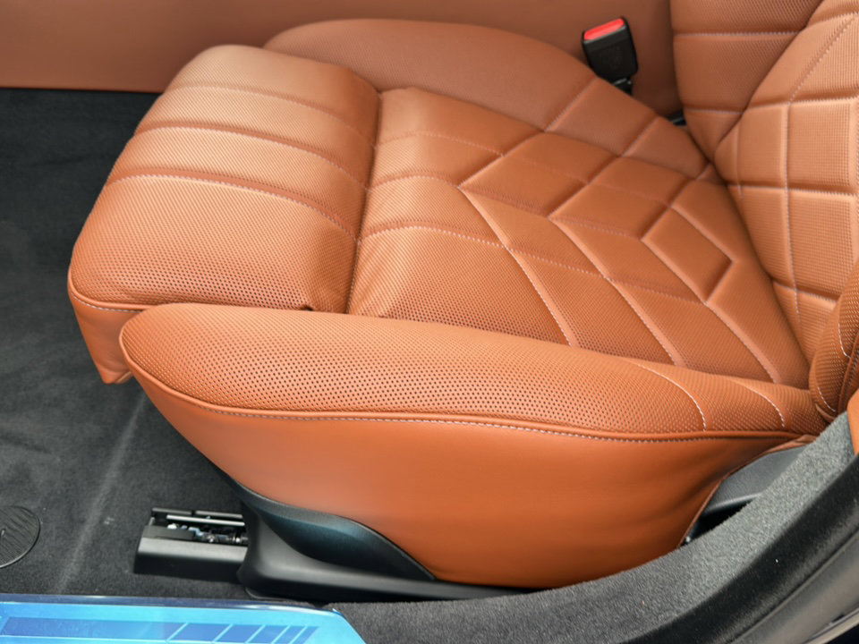 New 2025 BMW 760i xDrive w/ Executive Package image 12