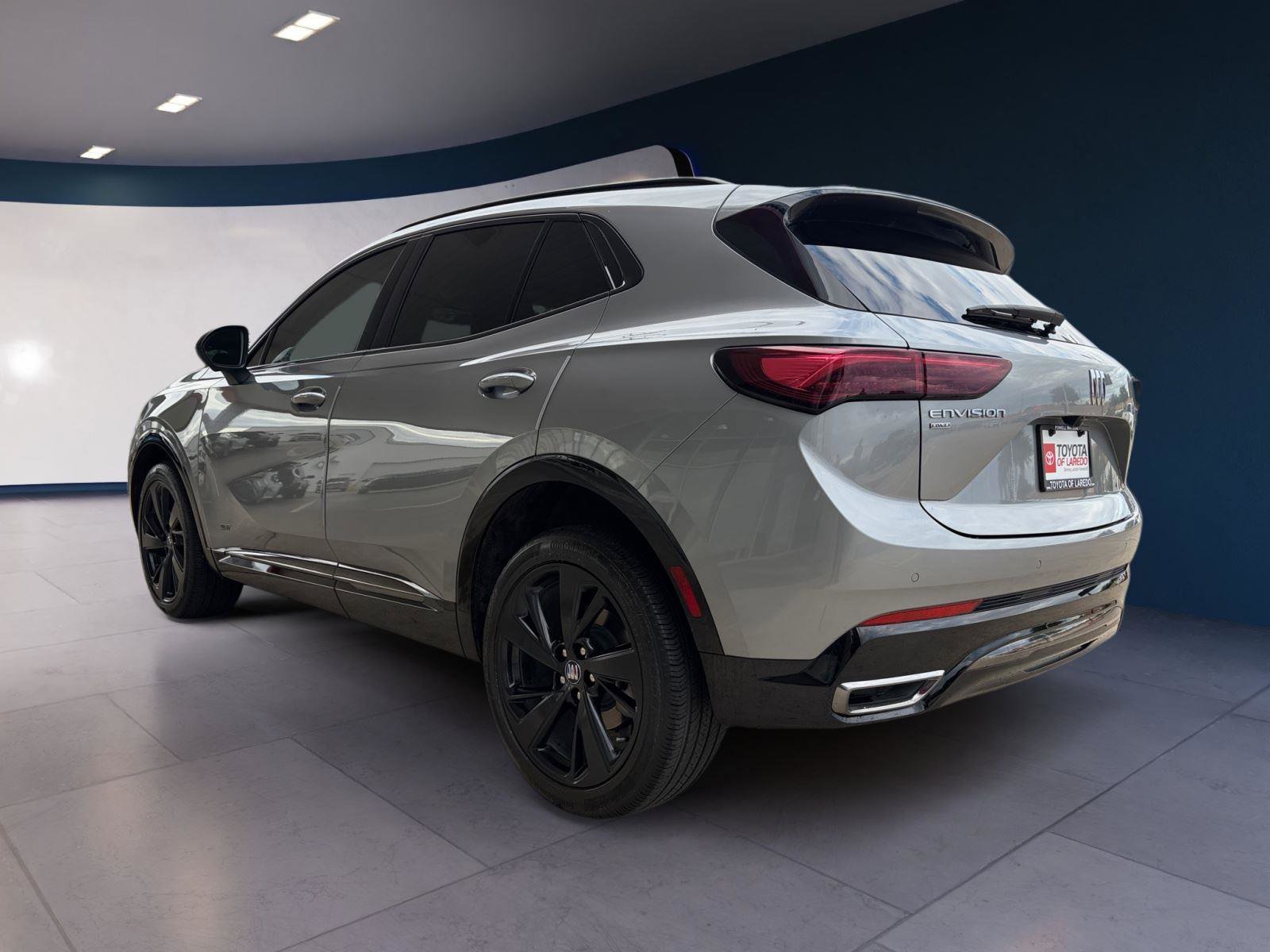 Used 2024 Buick Envision Sport Touring image 3