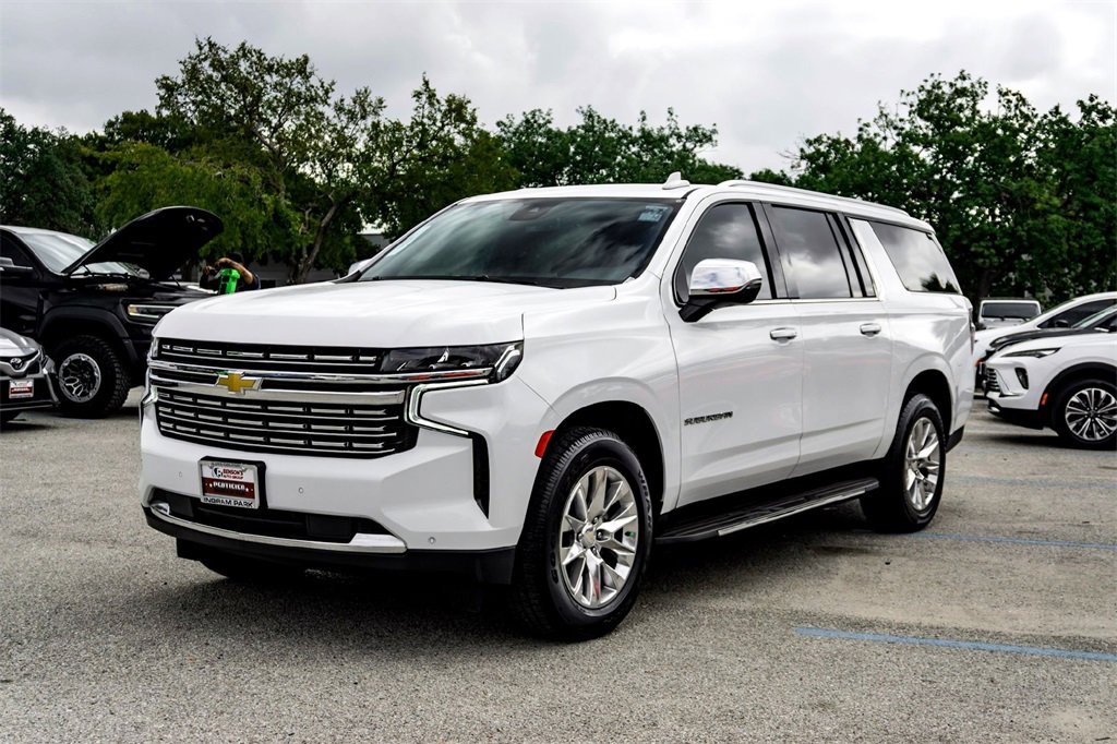 Used 2023 Chevrolet Suburban Premier image 9