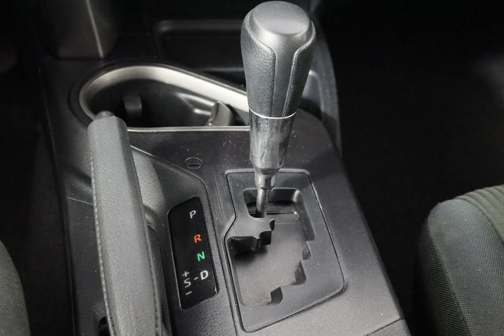 Used 2017 Toyota RAV4 LE FWD image 27