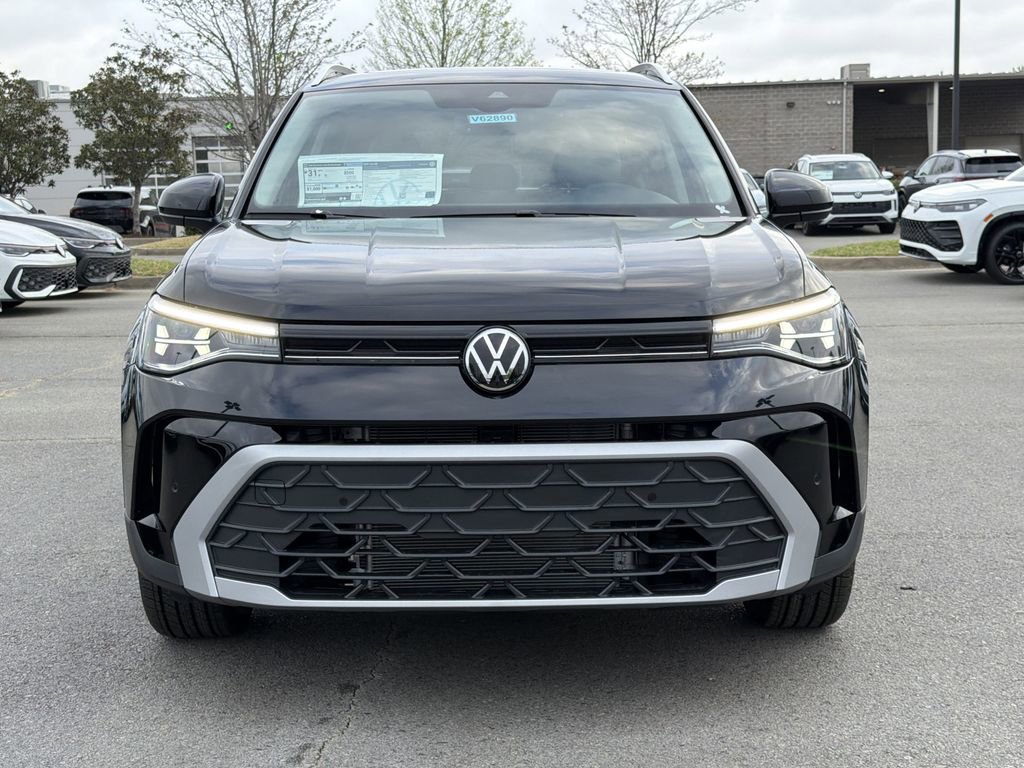 New 2026 Volkswagen Taos SE FWD image 8