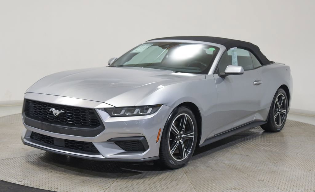 Used 2024 Ford Mustang Premium image 3