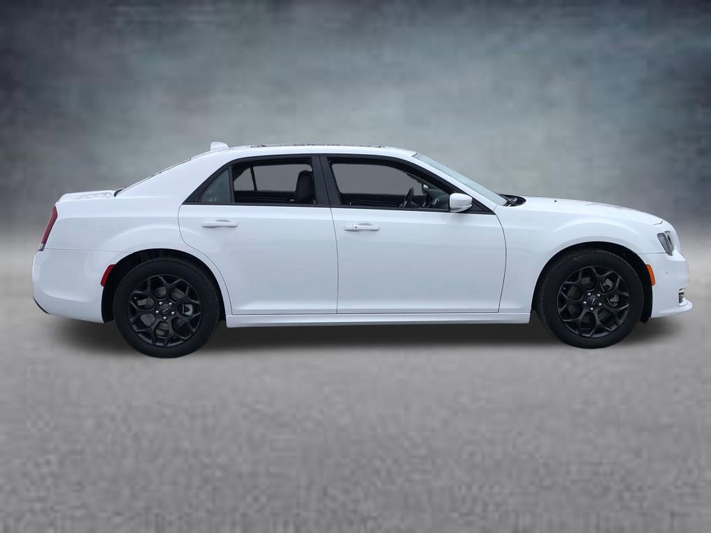 Used 2023 Chrysler 300 Touring L w/ Popular Equipment Group image 9