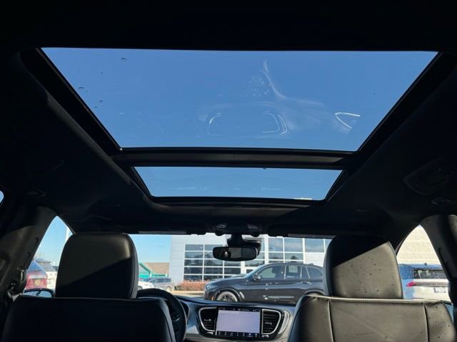 New 2026 Chrysler Pacifica Limited w/ S Appearance Package image 21