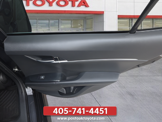 Used 2020 Toyota Camry SE FWD image 25