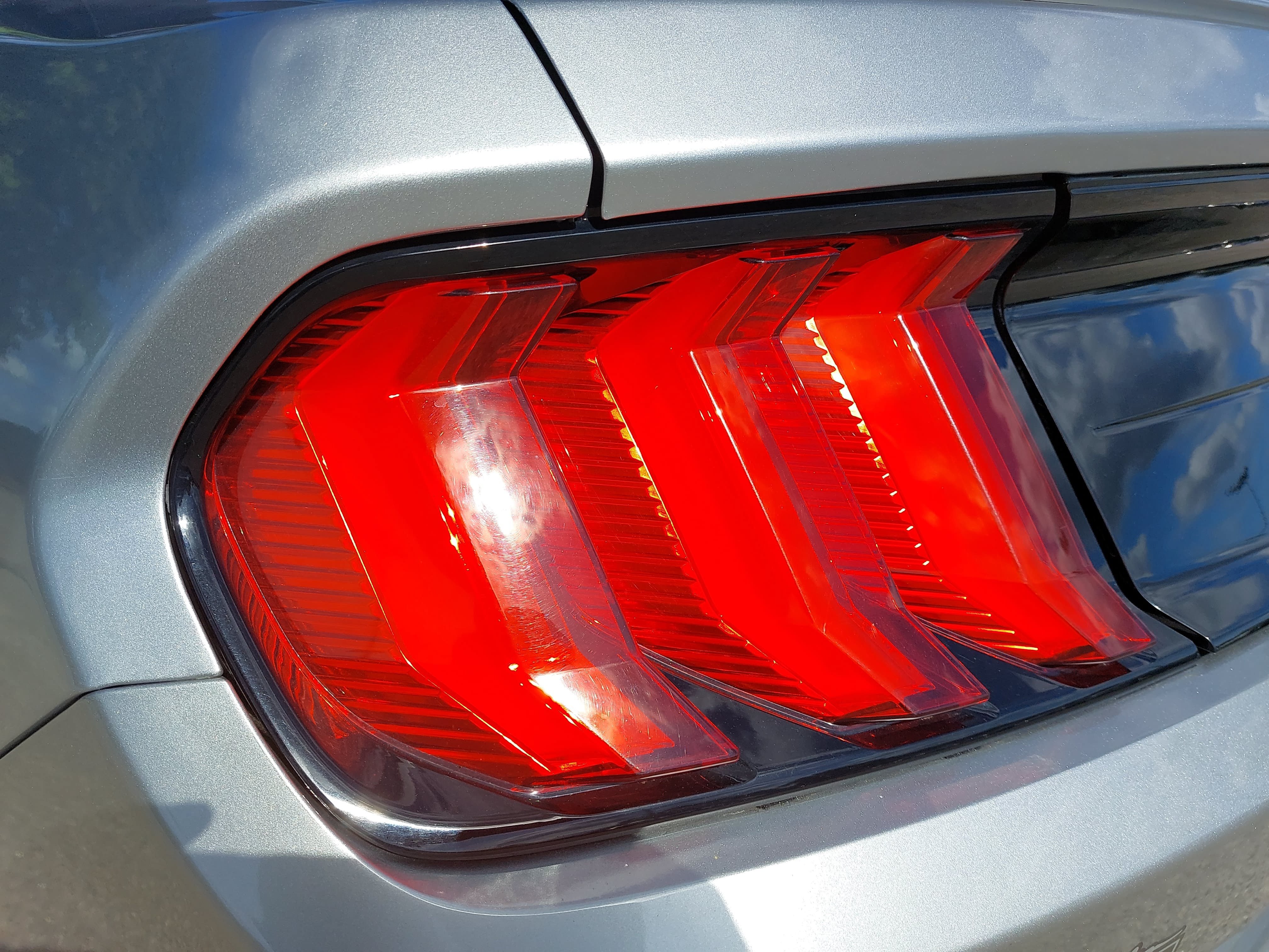 Used 2020 Ford Mustang Premium RWD image 35