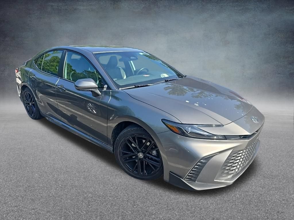 Used 2025 Toyota Camry SE FWD image 2