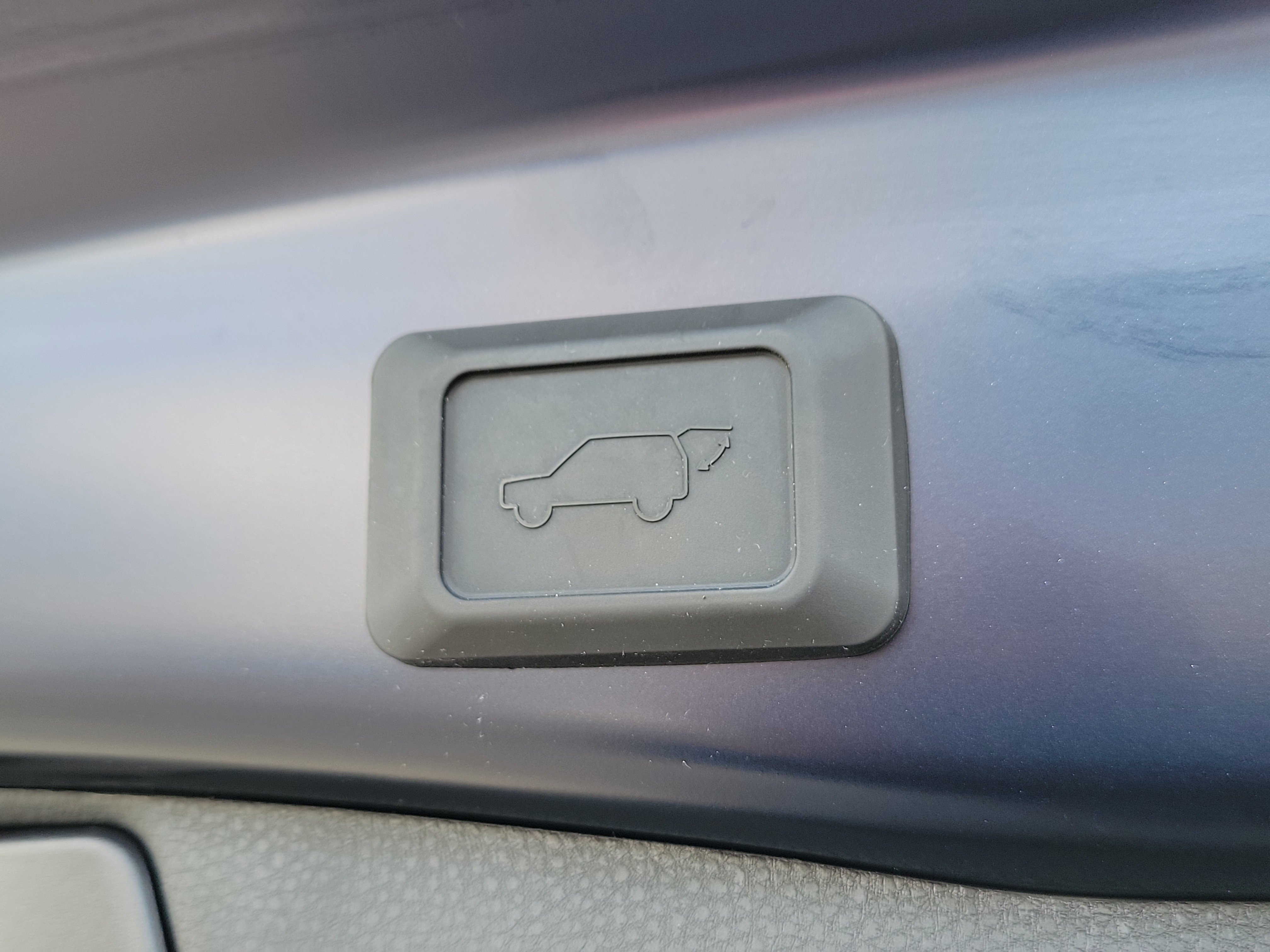 Used 2025 Toyota RAV4 Limited w/ Weather Package image 9