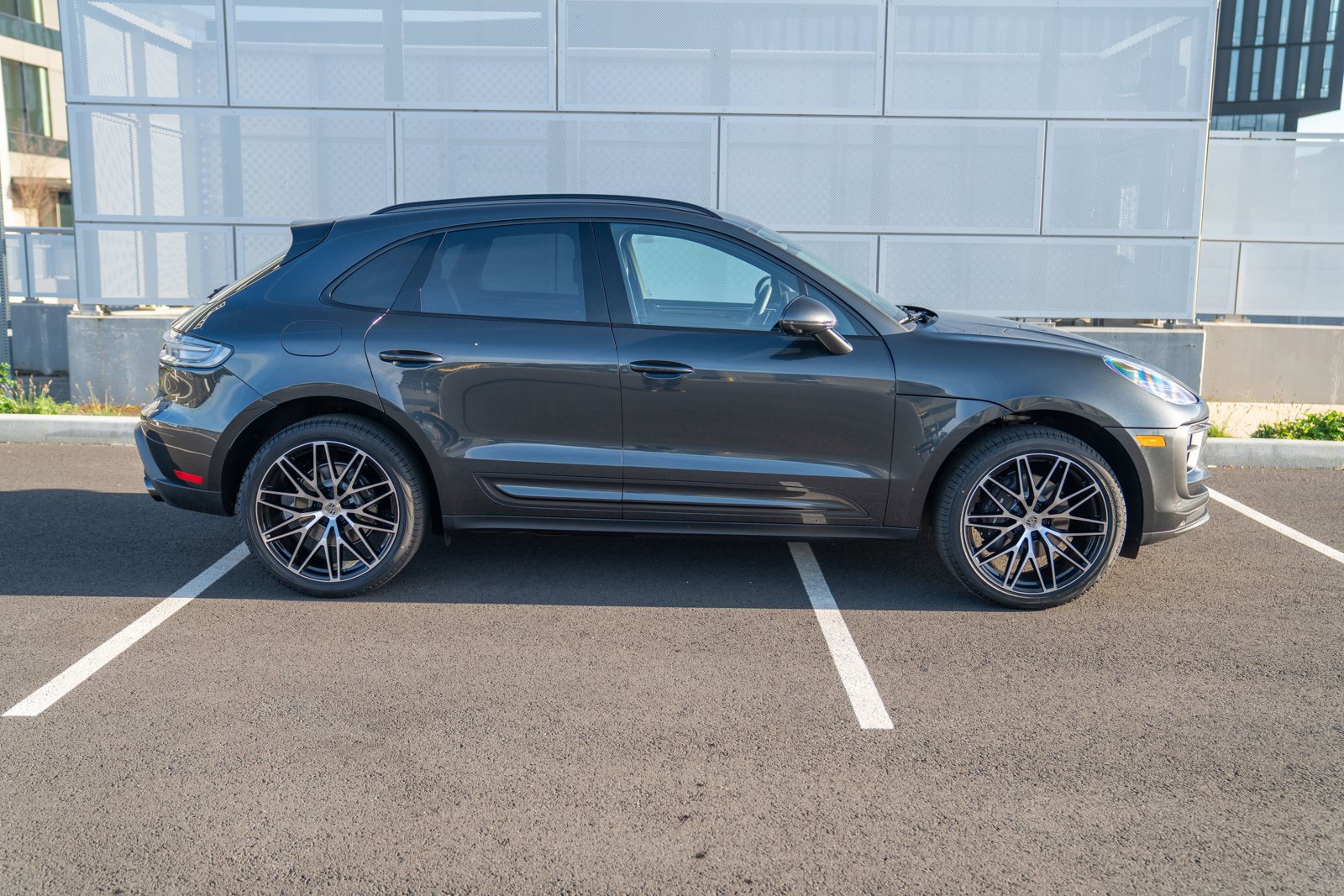 New 2026 Porsche Macan AWD/4WD image 8