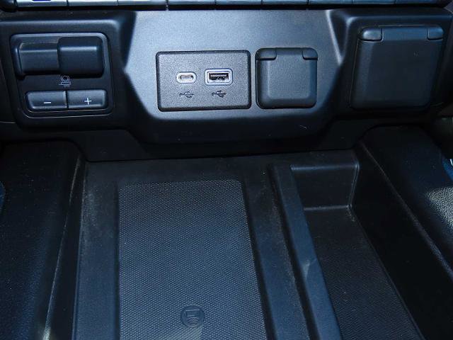 Used 2019 Chevrolet Silverado 1500 High Country image 32