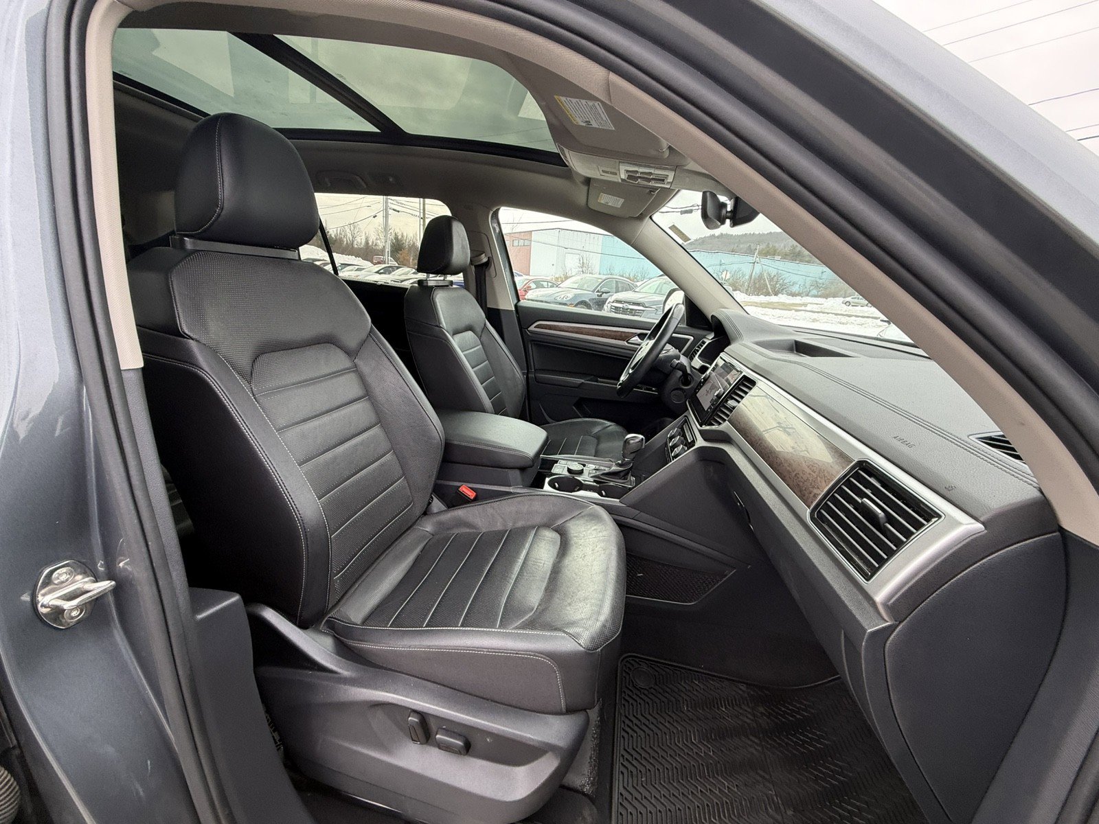 Used 2019 Volkswagen Atlas SEL Premium AWD/4WD image 29