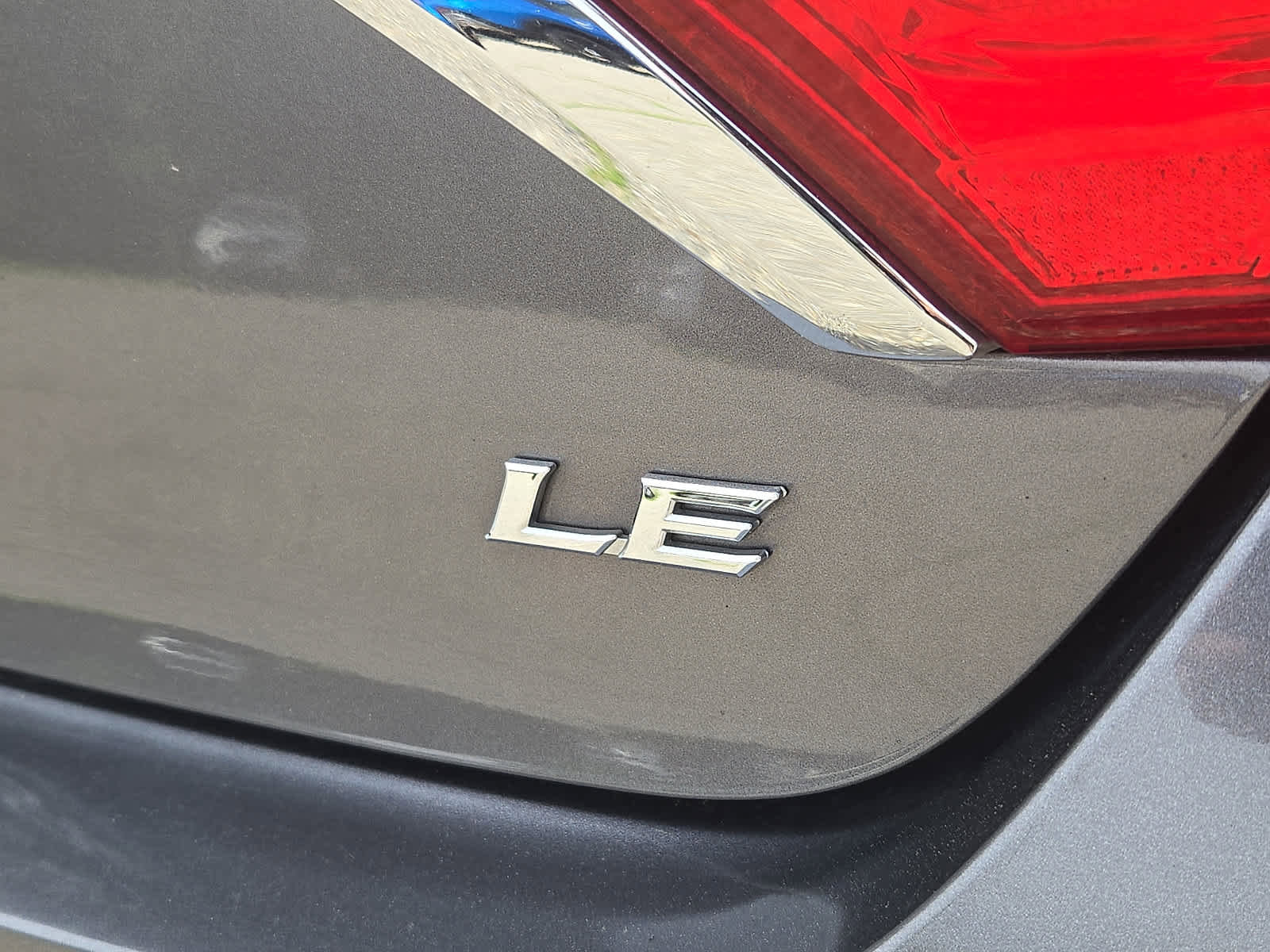 Used 2015 Toyota Camry LE FWD image 31