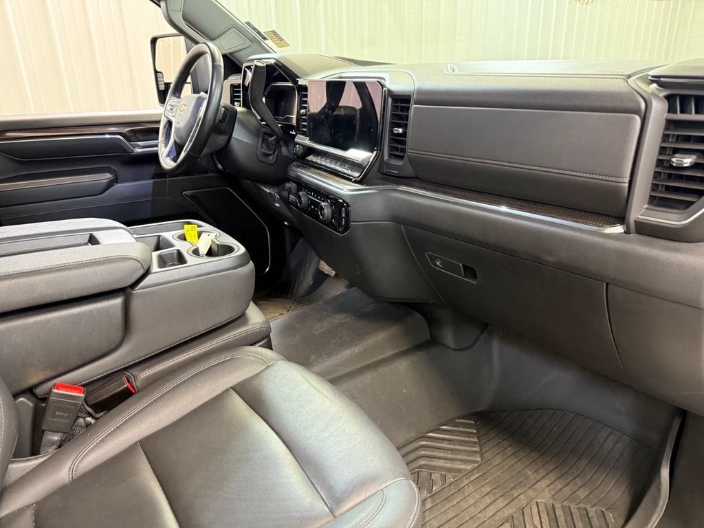 Used 2024 Chevrolet Silverado 2500 LT AWD/4WD image 24