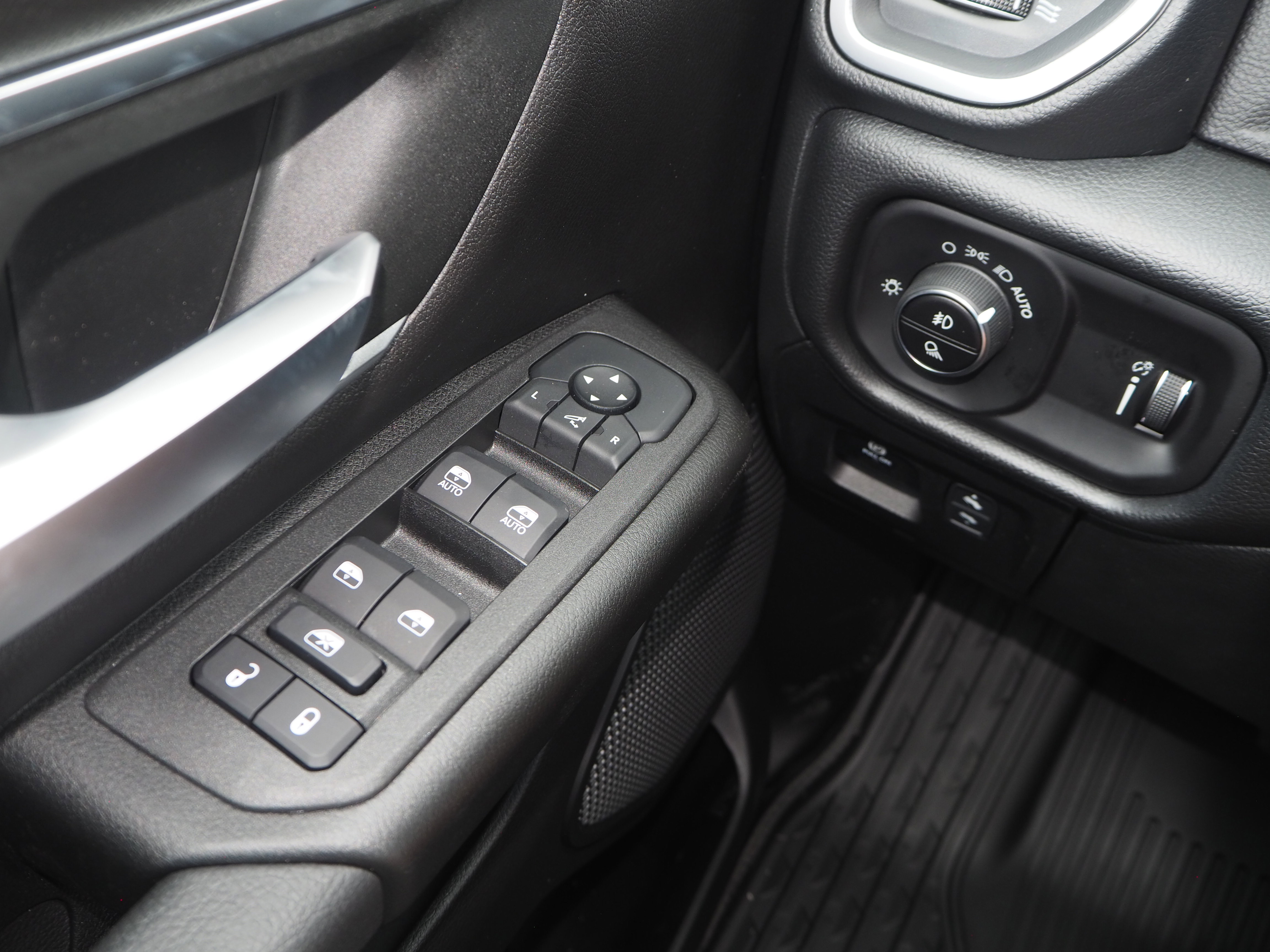 New 2025 RAM 1500 Lone Star image 30