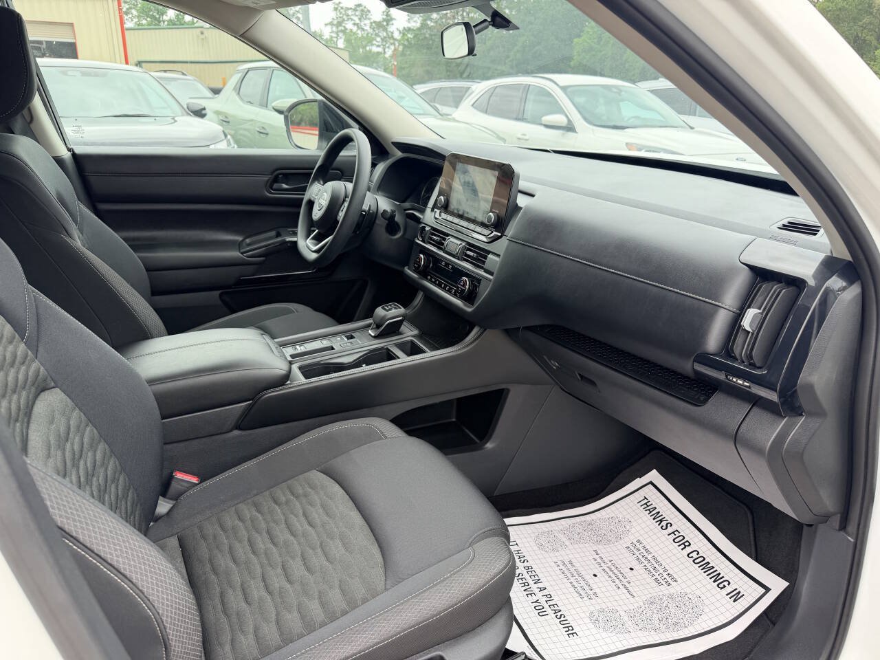 Used 2025 Nissan Pathfinder S FWD image 25