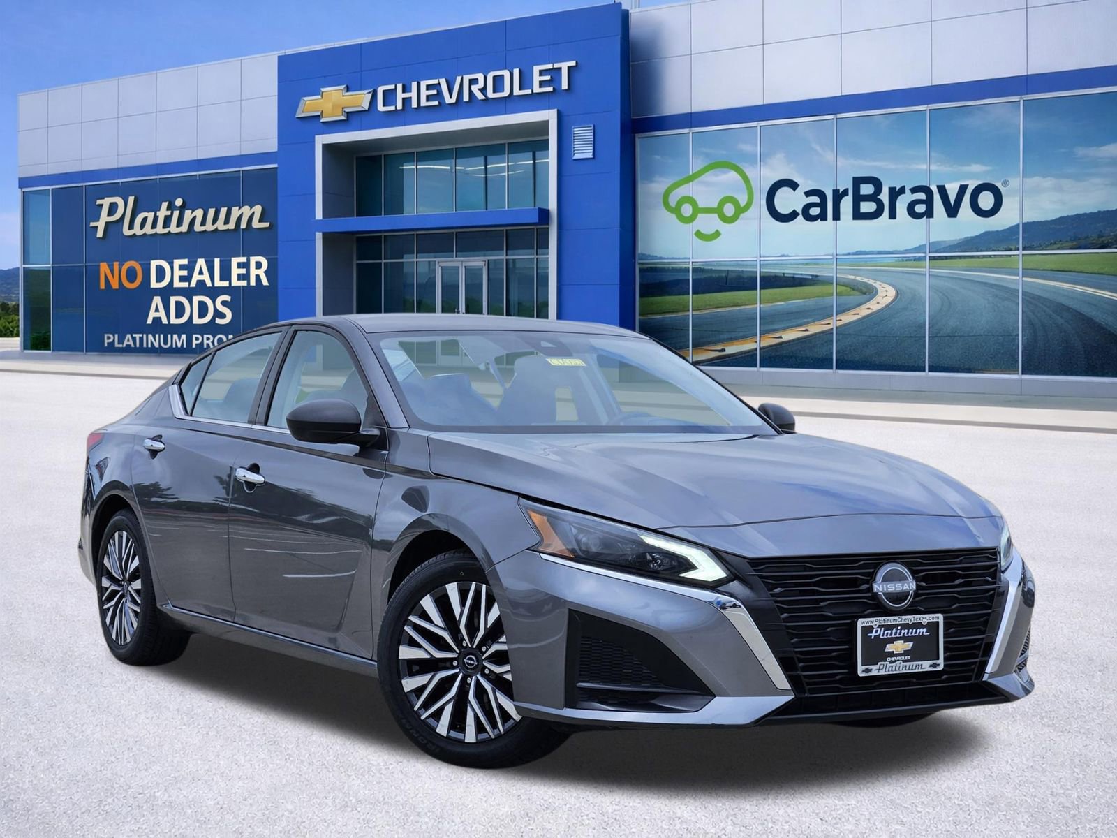 Used 2024 Nissan Altima 2.5 SV FWD image 1