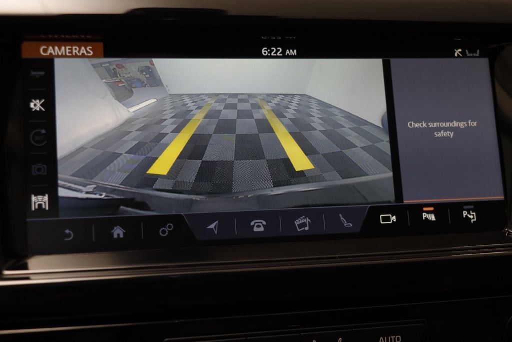 Used 2017 Land Rover Discovery HSE Luxury image 11