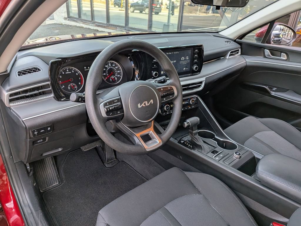 Used 2024 Kia K5 LXS image 12