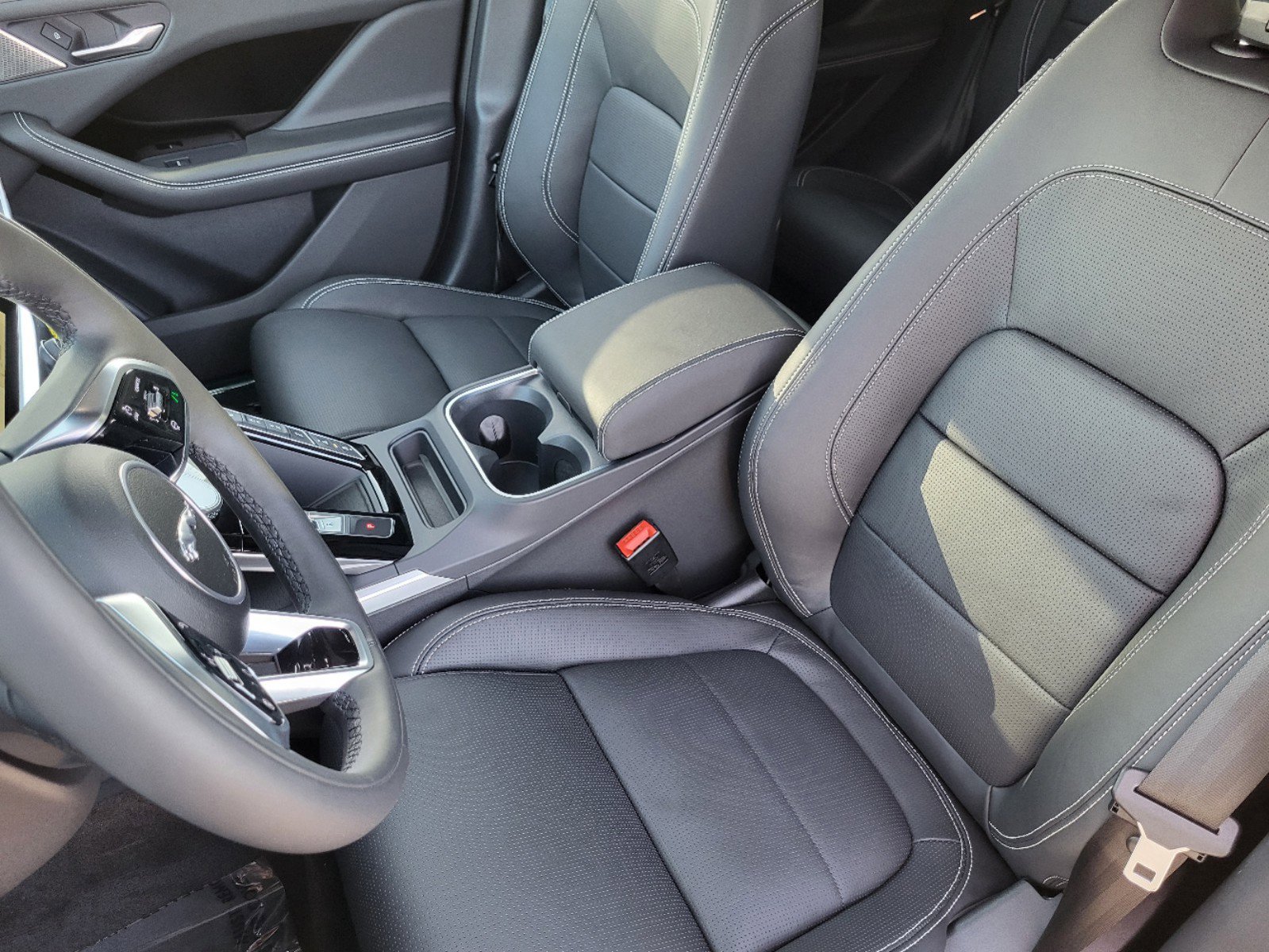 New 2024 Jaguar I-PACE R-Dynamic HSE image 16